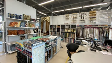 Дизайн студия Наталии Уютной - шторы, ткани, карнизы, обои.